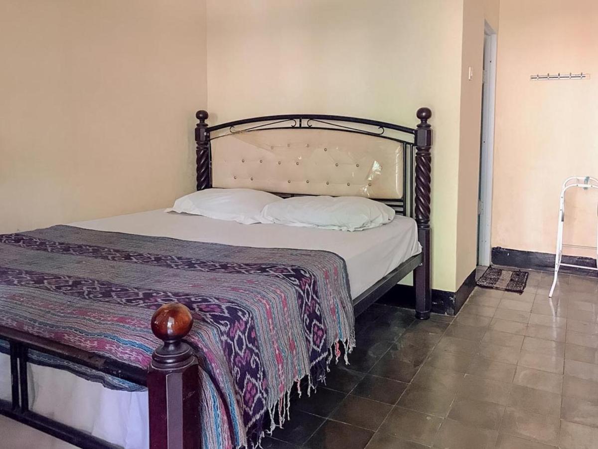 Oka Homestay Mitra Reddoorz Mataram Exterior foto